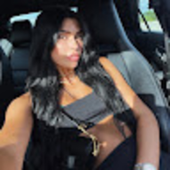 Meet your Posher, Azaria - Picture 1 of 1